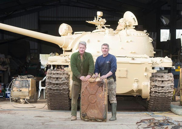 A British man found gold bars in a Soviet tank. - Treasure, Gold