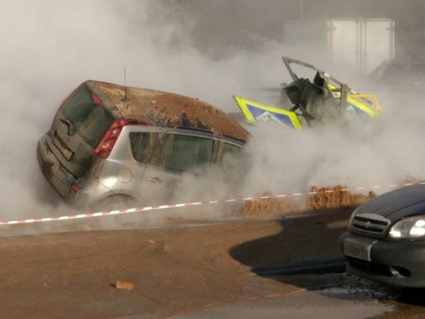 Breakthrough of a pipe with boiling water in St. Petersburg .. - Saint Petersburg, State of emergency, Pipe break, Boiling water