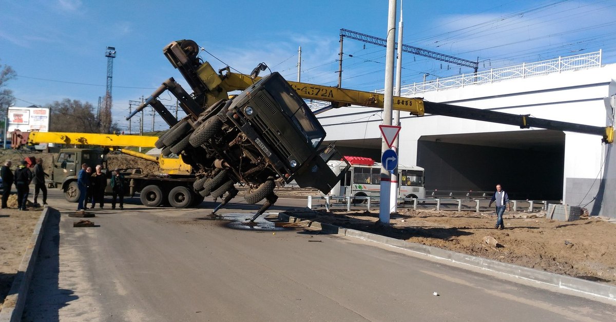 Погода в лисках. Опрокинулся автокран. Камазики Автокраны.