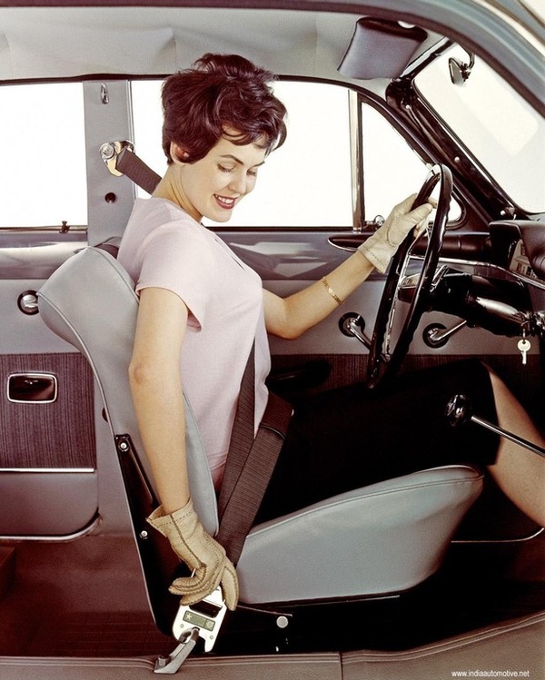 My grandmother demonstrates a three-point belt as a model for Volvo in 1959 - Volvo, Models, Belt, Auto, Girls
