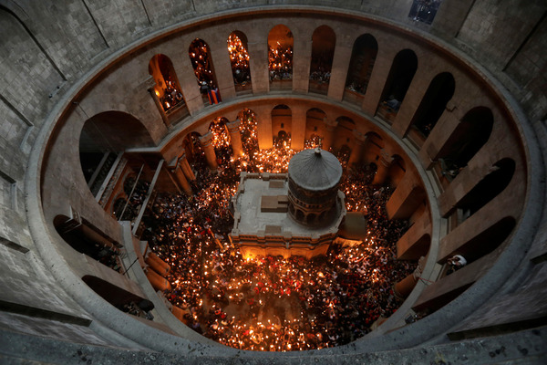 The Holy Fire descended in Jerusalem - Blessed fire, Easter