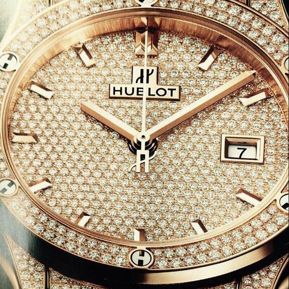 Реклама часов в журнале.