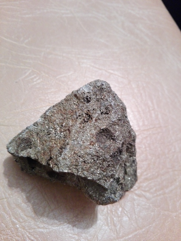 Help determine what kind of alloy. Very similar to a meteorite. 7 cm, 1240 grams - My, Meteorite, Meteor, Longpost