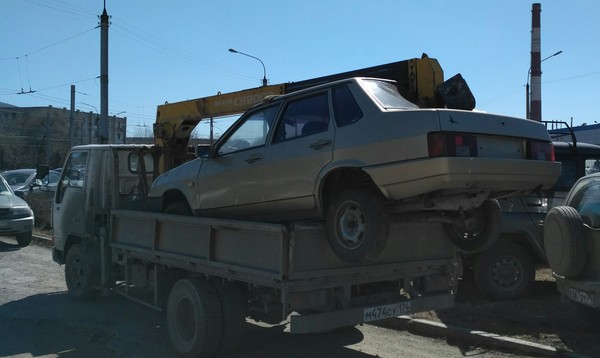 But it won't fall out. - The photo, Tow truck, Funny, Auto