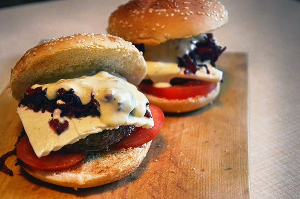 Transylvanian burger - My, Meat, Burger, Transylvania, Dracula, Beet, Garlic, Longpost