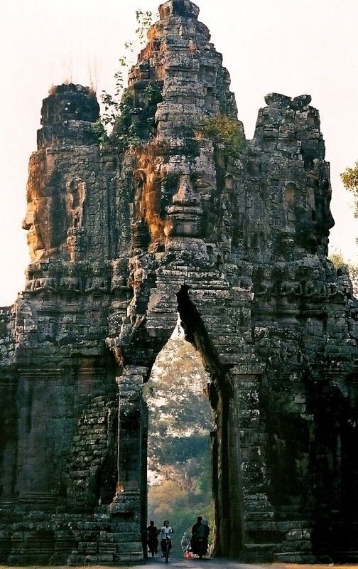 Gate of Angkor Thom, the ancient capital of the Khmer Empire - Cambodia, Khmer, Story, Gates, 