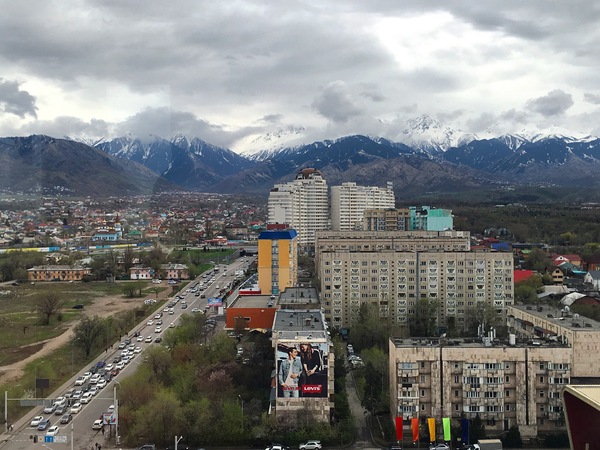View from the Ferris wheel in front of Mega Mall (Almaty) - My, Town, Road, Sky, The mountains, The photo, My, Kazakhstan