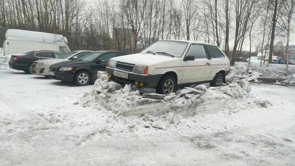 Памятник советскому автопрому - Моё, Советский автопром, Мурманск, Весна, Отечественный автопром