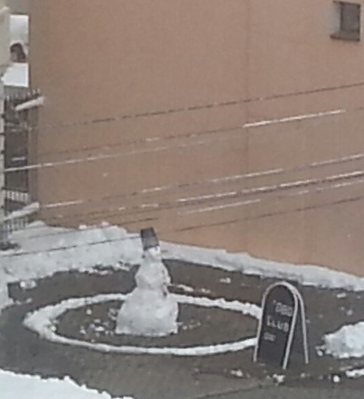 It snowed in Krasnoyarsk... - Snow, Men, snowman, Kindness, Milota, Joy, Female, Krasnoyarsk, Longpost, Women