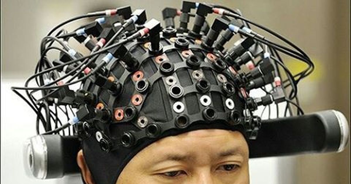 Управление импульс мозга. Нейроинтерфейс ЭЭГ. Шлем для головного мозга. Нейронный шлем.