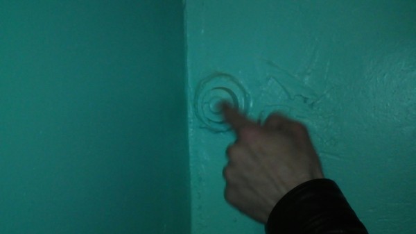 Такой вот звонок висит на лестнице. Много раз проходил, ни разу не видел Звонок, Скрытый, Неизвестность