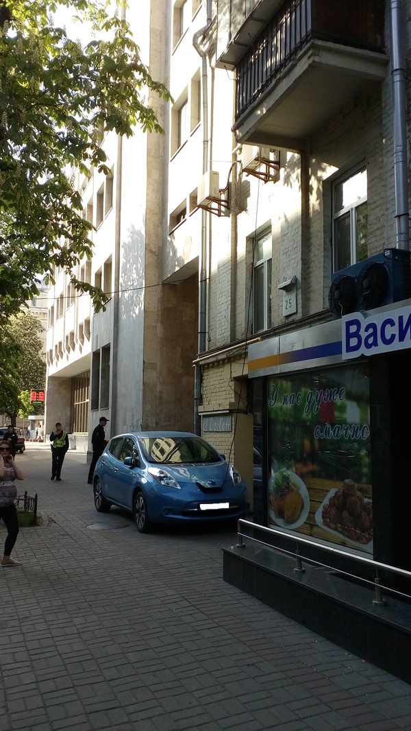 Electric car in urban environments - My, Electric car, Town, Longpost