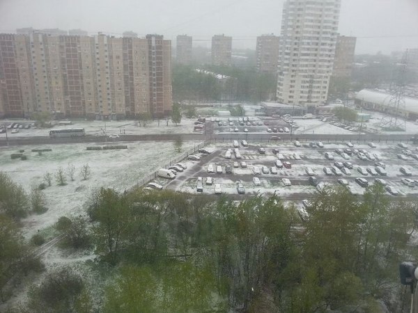 I love winter May 8 - My, Moscow, Kantemirovskaya Metro Station, May, 2017