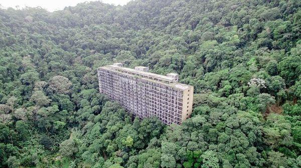 Abandoned hotel in Brazil. - Brazil, Hotel, Abandoned