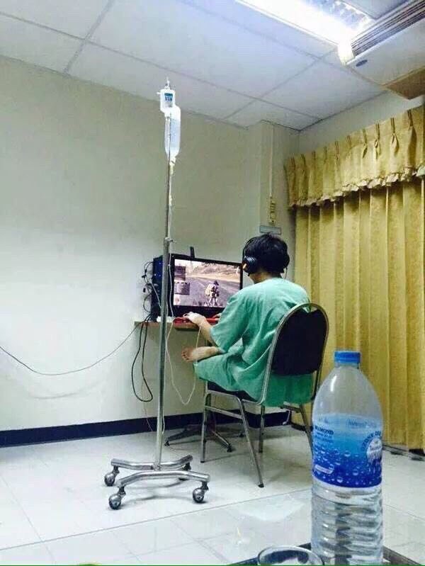 When you were admitted to the hospital, but you can’t leave the team. - Doctors, Dropper, Video game, Computer