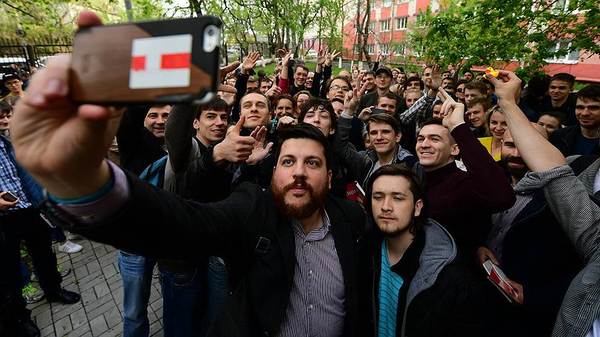 Во Владивостоке у Навального открылся штаб на улице