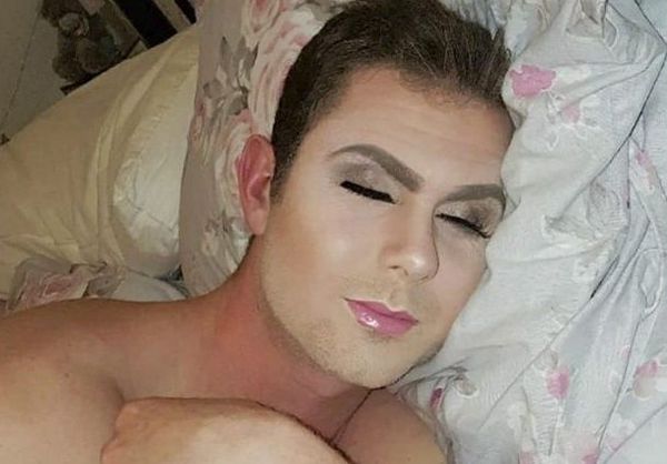 The girl did makeup to a sleeping drunk guy as revenge - Female revenge, The photo, England, Makeup