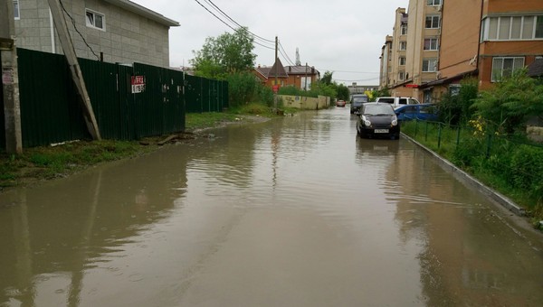 The main thing is stability. - My, Rain, Krasnodar, Stability, Flooding, Puddle, Longpost