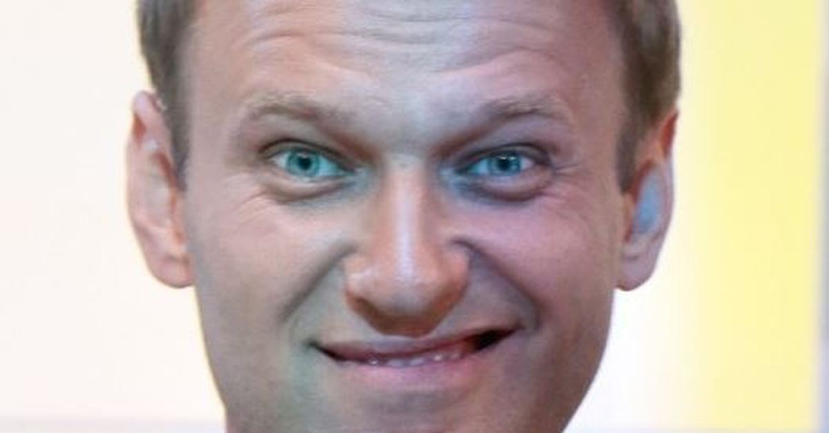 Навальный Улыбается
