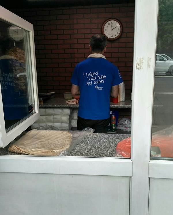 Когда Ашот из шаурмячной делает для этого мира больше, чем ты