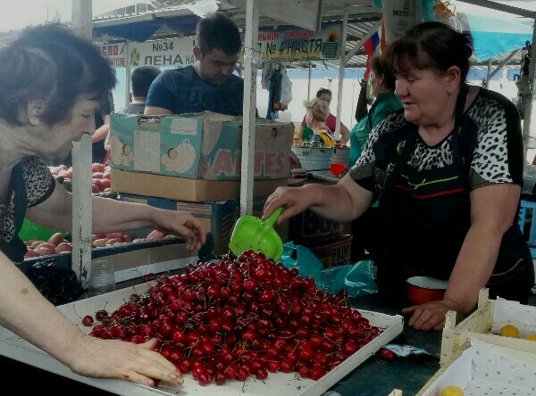 On the market, prices, Krasnodar June 11. - My, Cherries, Strawberry, Prices, Krasnodar, Market, Vegetables, Trade, Harvest, Longpost, Strawberry (plant)