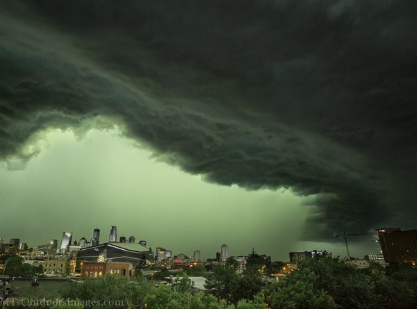 A storm is coming - Minneapolis, Storm, Storm, Element
