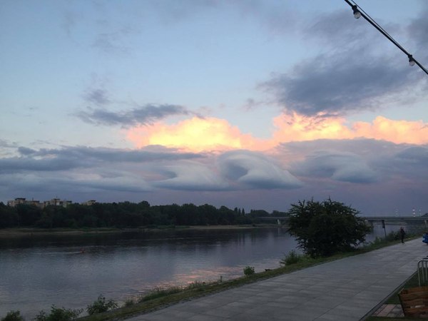 Неустойичвость Кельвина-Гемгольца в Варшаве, Польша. (12.06.2017) - Погода, Польша, Вихри, Наука