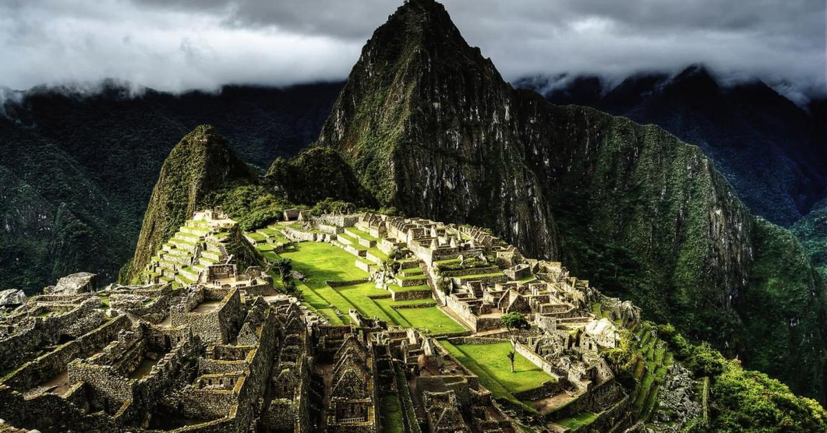 Непременно побывать. Мачу Пикчу чудо света. Город инков Мачу-Пикчу, Перу. Мачу-Пикчу древний город инков в Перу. Семь чудес света Мачу Пикчу.