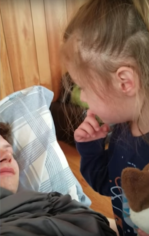 The daughter did not recognize the shaved father - Video, Longpost, Humor, Children