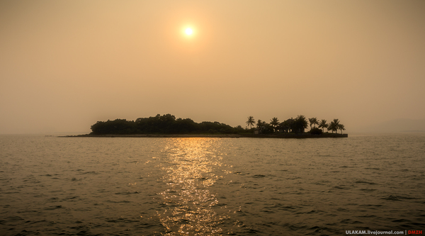 Island. - My, Sunset, Sea, The sun, Island, Vietnam, Palm trees, Ha Long, Haze