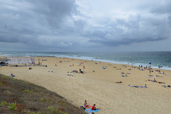 More than 1.5 tons of cocaine washed up on the beach in France - Drugs, France, Greece