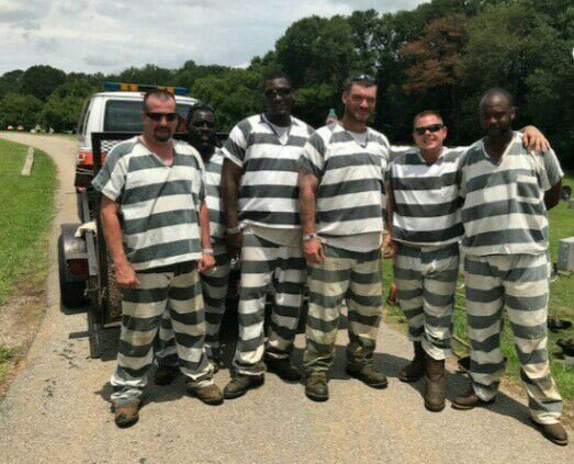 Six prisoners saved the guard's life instead of escaping - America, Humanism, American prison, 9GAG