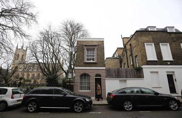 One of London's smallest houses sold for ?700,000 - House, , Lodging, Sale, England, Great Britain, London, Longpost