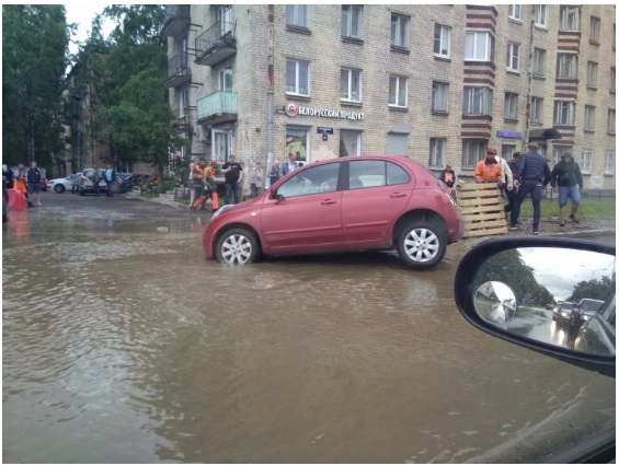 We are getting stronger! A pipe burst in St. Petersburg was the reason for the photo collages - Saint Petersburg, Breakthrough, news, Collage