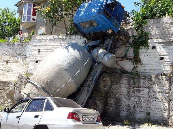 Kamaz fell on a car - Road accident, Sochi, , Mixer, Longpost