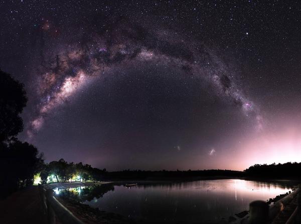 124 shots combined into one 500MP photo. - The photo, Milky Way, Lakes, Australia