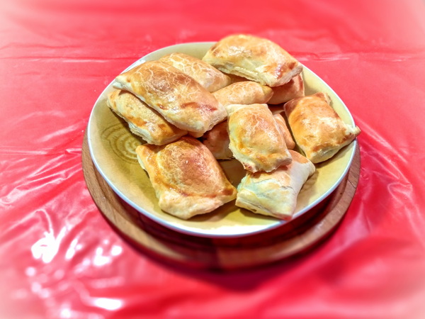 Unsweetened puffs with sorrel and cottage cheese - My, Recipe, Video recipe, Photorecept, Puff, , , Cooking, Longpost, Video