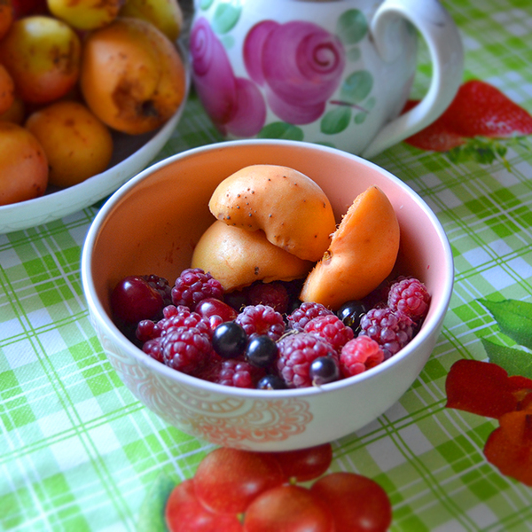 How I picked raspberries at the weekend and ate ... and ate ... and ate them ... - My, Raspberries, Apricot, Mum, Village