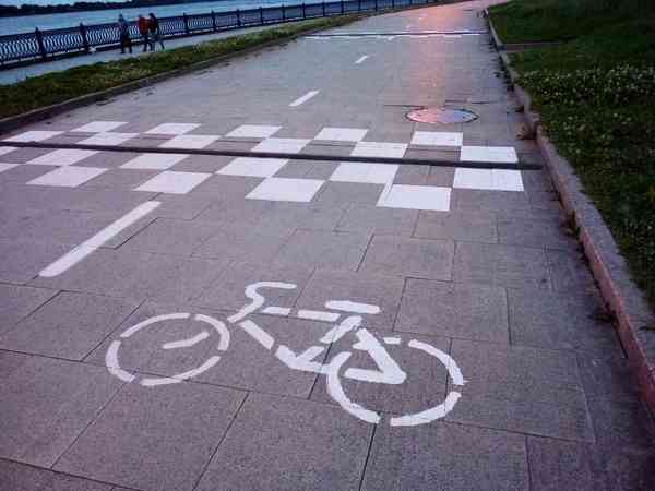 Just a speed bump on a bike path - Yaroslavl, A bike