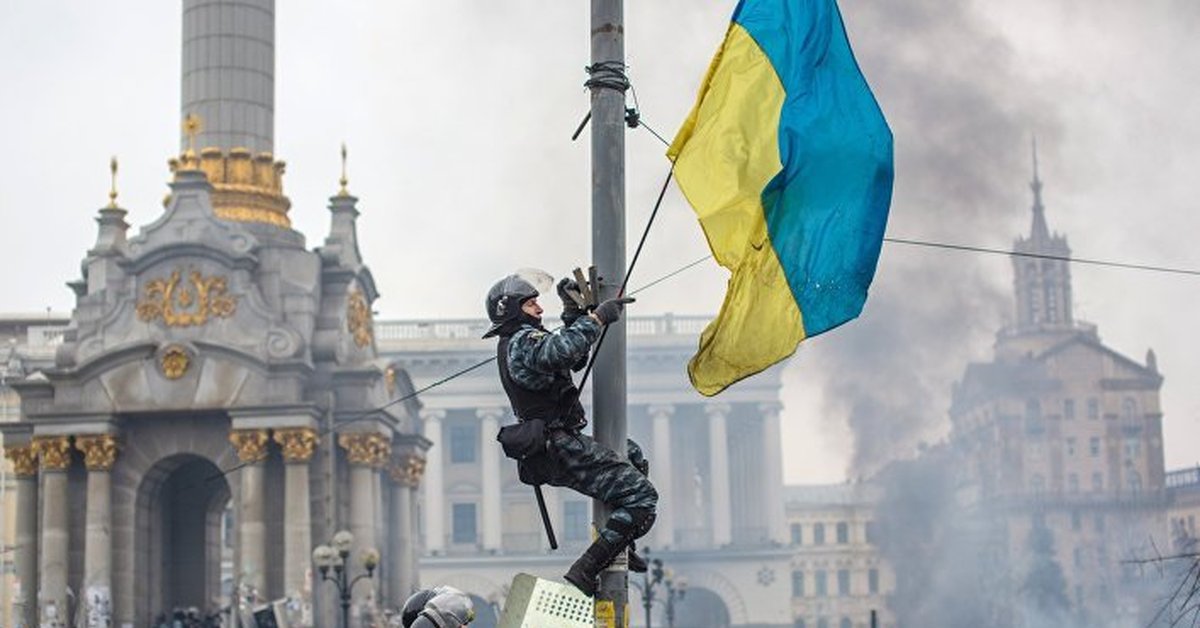 Украинский кризис. Госпереворот на Украине 2014. Евромайдан на Украине в 2014. Флаг Украины Майдан. Майдан Незалежности 2014.