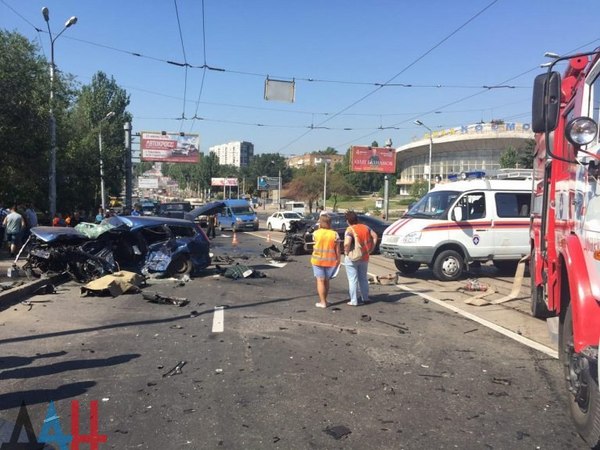 Two people died, two more were injured in a major accident in the center of Donetsk - Road accident, Victim, DPR, Donetsk, Crash, Video, Longpost