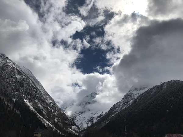 Dombay, Amanauz gorge. - My, Dombay, The mountains, Clouds, Resort, Gorge, Amanauz, iPhone 7