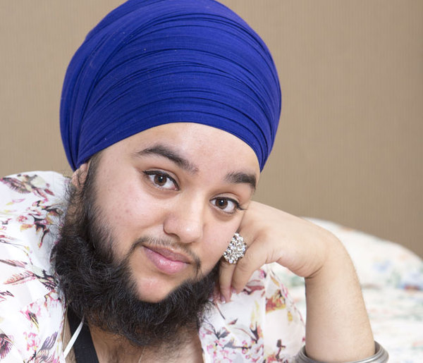 В Иране усатым женщинам запретили работать учителями.