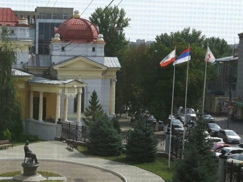 An inverted Russian flag was hung in front of the Saratov Medical University - Saratov, Ssu, SGMU, Flag, Flag of Russia, , Changeling, Medical University