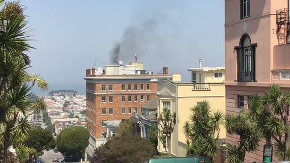 Smoke over the building of the Russian Consulate General in San Francisco - Politics, USA, Russia, Diplomatic relations