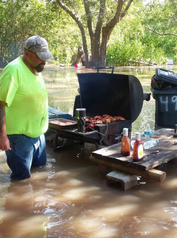 Flood flood, and barbecue and burger on schedule. - Flood, Food, Longpost, 