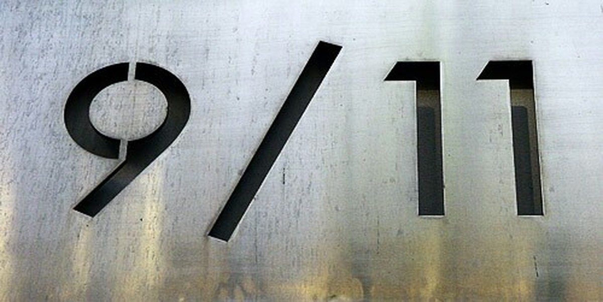 22.11 9. Цифры 9 и 11. 11 А надпись. 9/11 Надпись.
