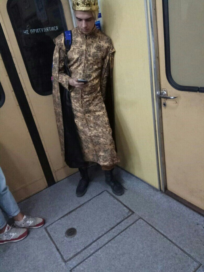 The king of Westeros descended into our subway - Metro, Fashion, Game of Thrones, King, Not mine, Longpost