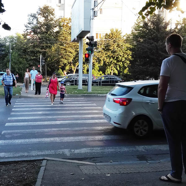 Red dress, red bag... so I'm running a red light! - My, Krasnodar, Traffic rules, Parents, Children