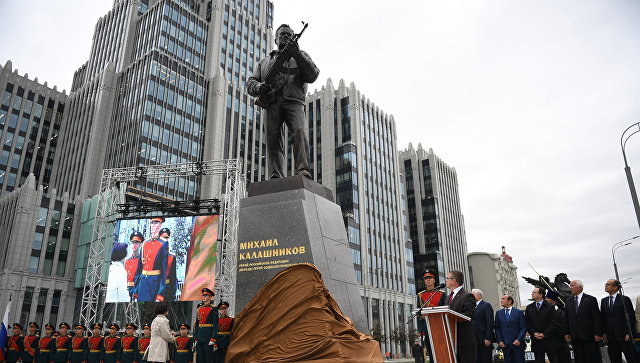 Monument to Kalashnikov - Kalashnikov, Monument, Weapon